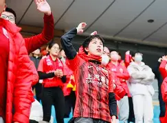 清晨欧超杯焦点战，上海海港豪取连胜，管理层满意，年轻球员得到机会的简单介绍