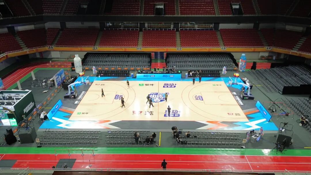 关于赛地聚焦——CBA季后赛转会期热度飙升，夏洛特黄蜂官宣签约，媒体盛赞，资深球员宣示担当的信息-亚博网址